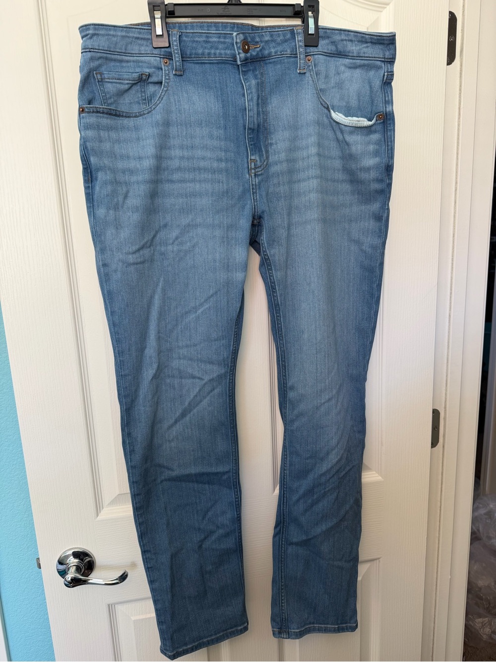 Men’s True Classic Slim Straight Jeans in Light Blue Denim